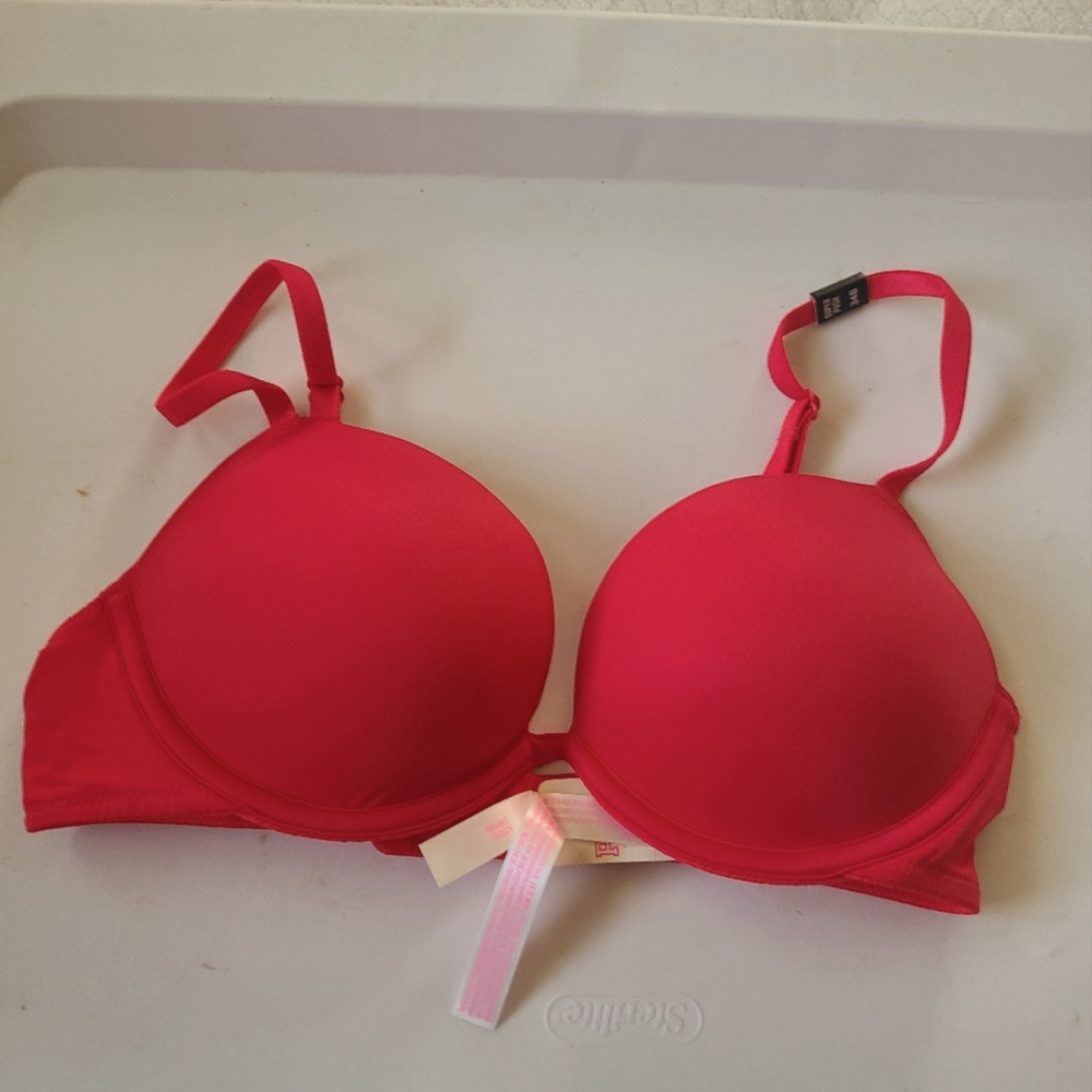 Brand new w/Tags- Victoria's secret Pink Wear Everywhere Super Push Up Bra 34B
